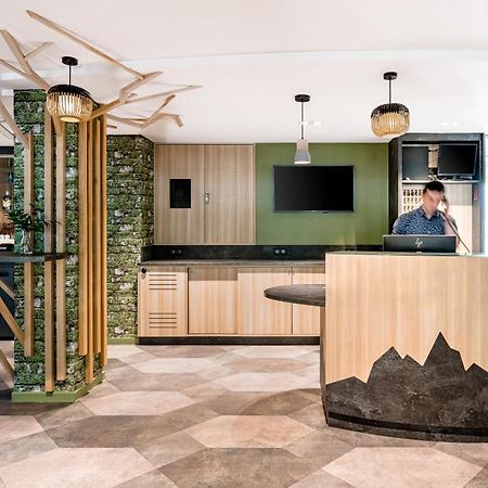 Отель Ibis Styles Annecy Centre Gare Экстерьер фото