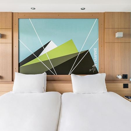 Отель Ibis Styles Annecy Centre Gare Экстерьер фото