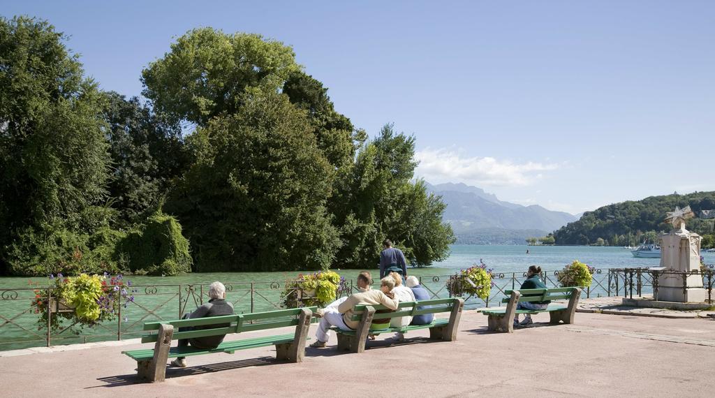 Отель Ibis Styles Annecy Centre Gare Экстерьер фото