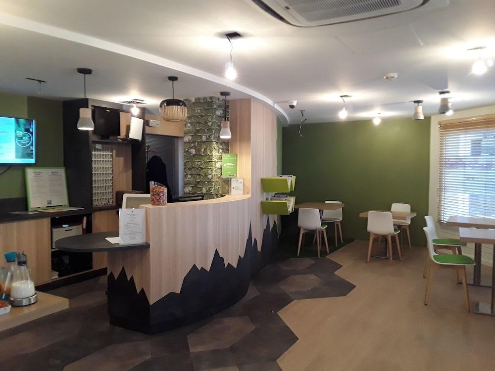 Отель Ibis Styles Annecy Centre Gare Экстерьер фото