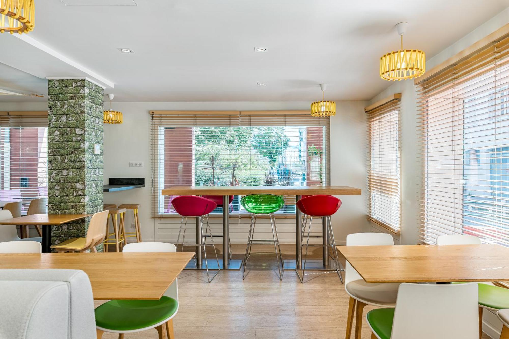 Отель Ibis Styles Annecy Centre Gare Экстерьер фото