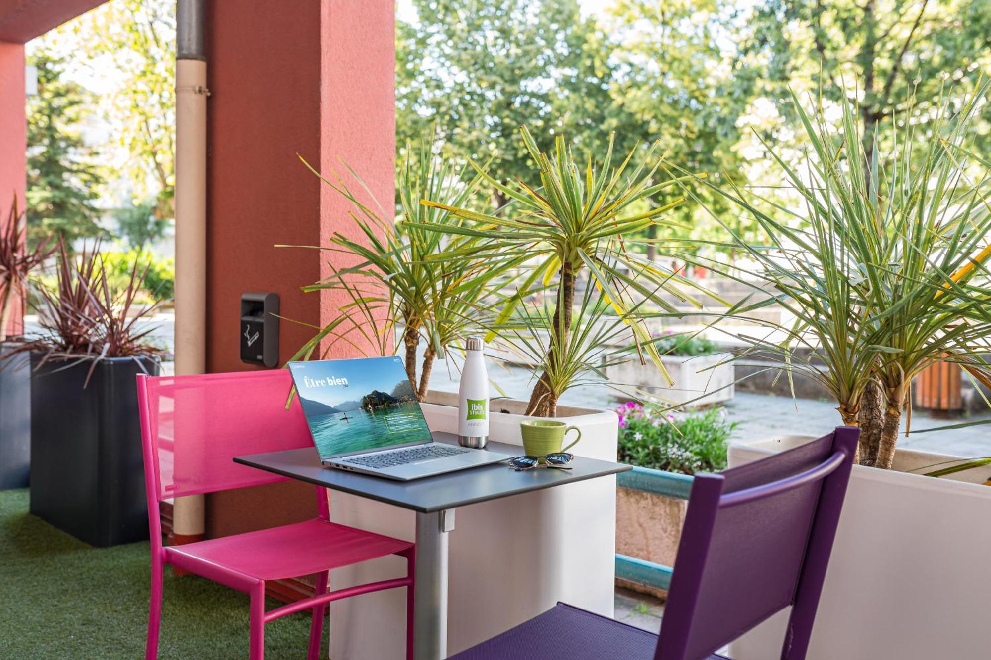 Отель Ibis Styles Annecy Centre Gare Экстерьер фото