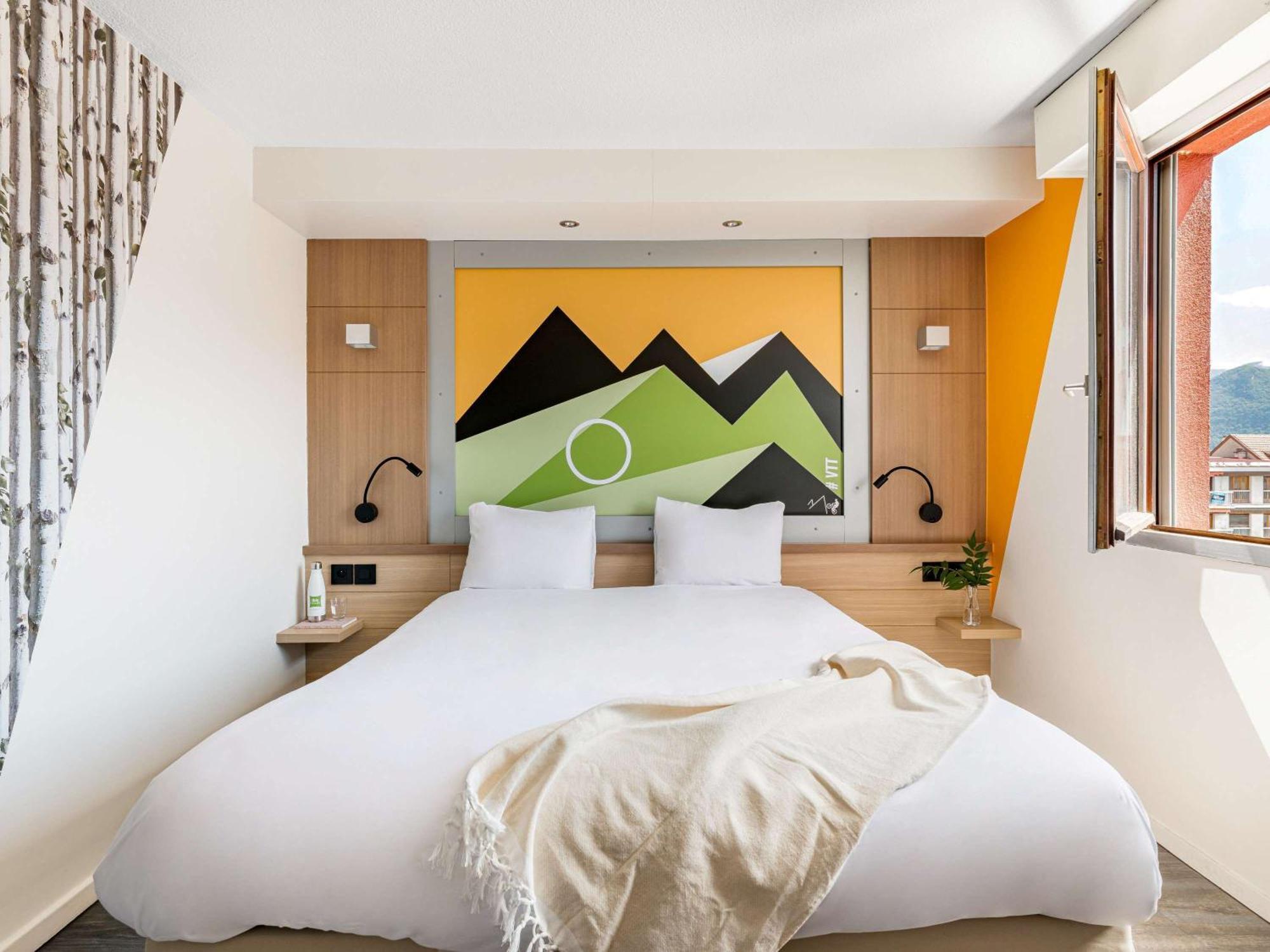 Отель Ibis Styles Annecy Centre Gare Экстерьер фото