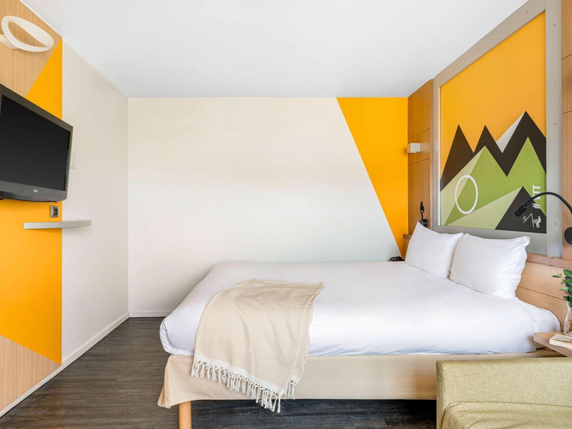 Отель Ibis Styles Annecy Centre Gare Экстерьер фото