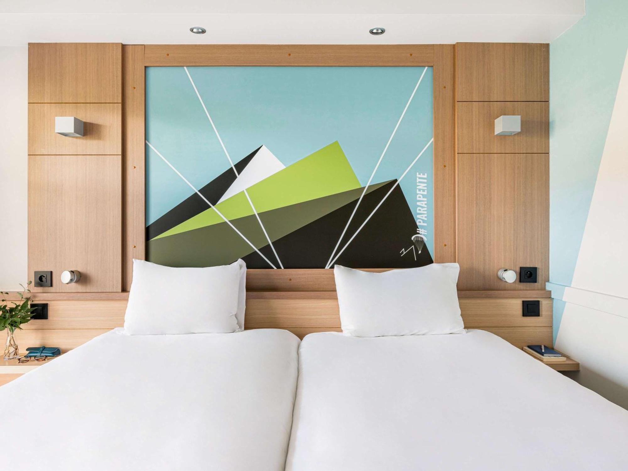 Отель Ibis Styles Annecy Centre Gare Экстерьер фото