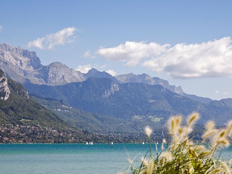 Отель Ibis Styles Annecy Centre Gare Экстерьер фото