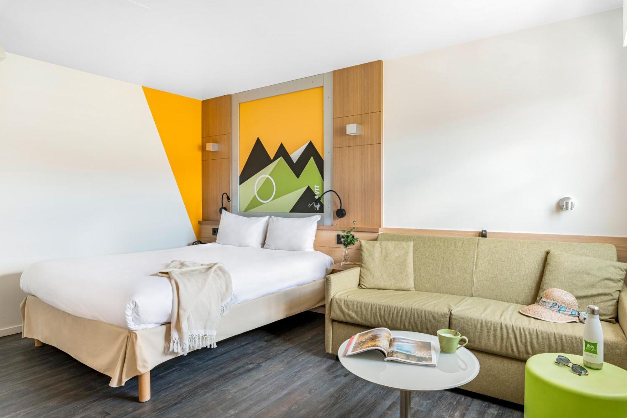 Отель Ibis Styles Annecy Centre Gare Экстерьер фото