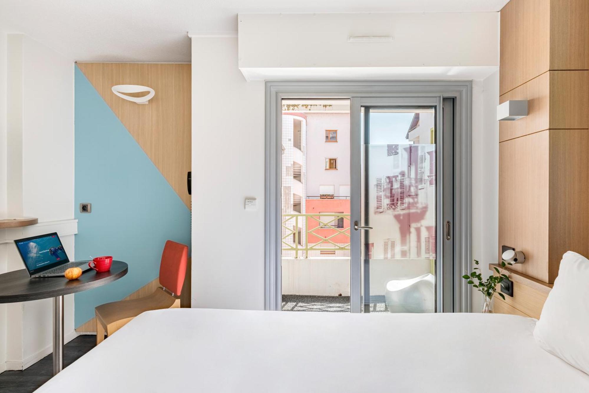 Отель Ibis Styles Annecy Centre Gare Экстерьер фото