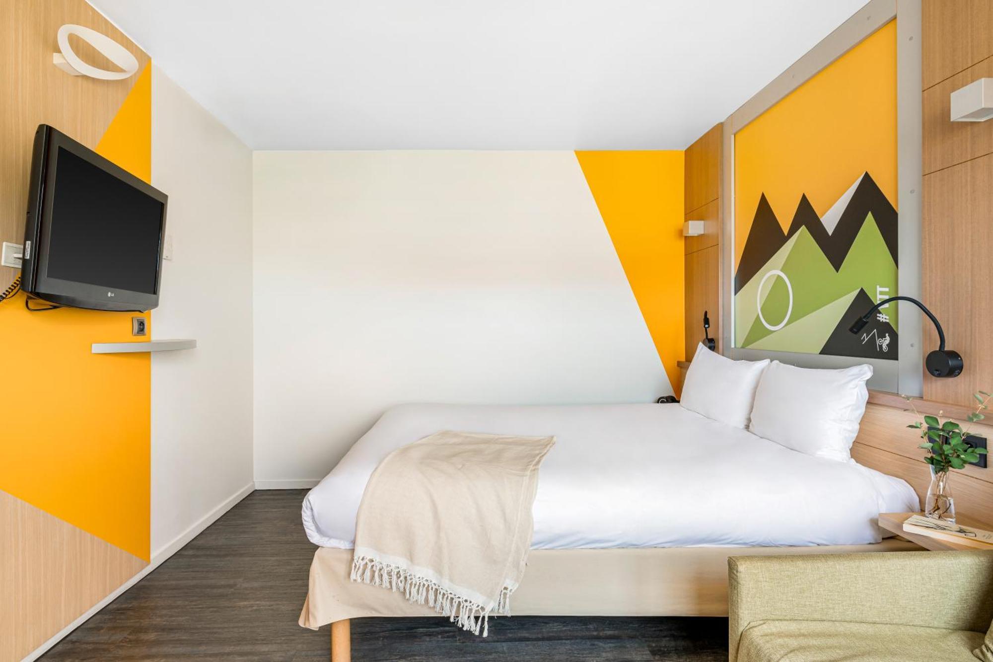 Отель Ibis Styles Annecy Centre Gare Экстерьер фото