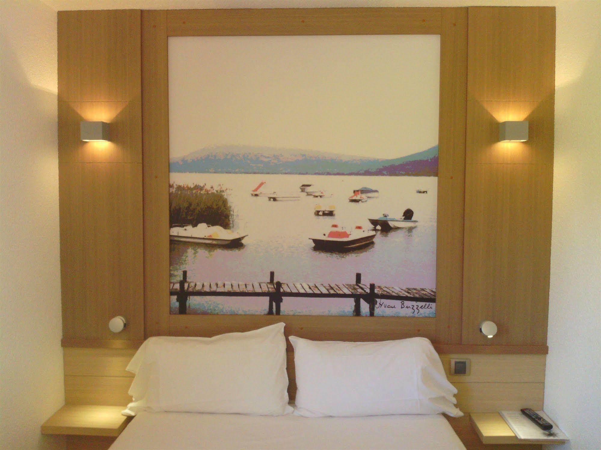 Отель Ibis Styles Annecy Centre Gare Экстерьер фото