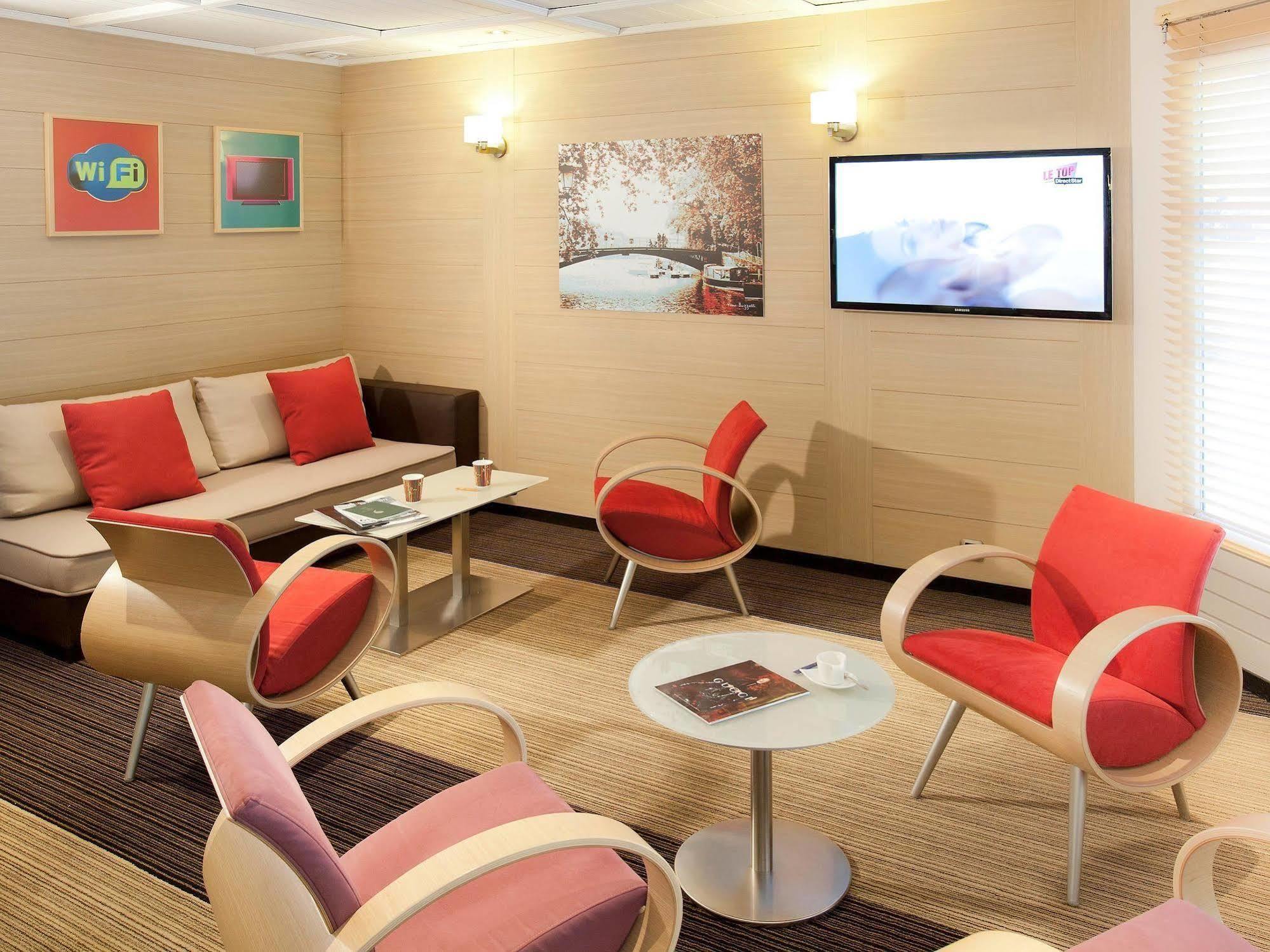 Отель Ibis Styles Annecy Centre Gare Экстерьер фото