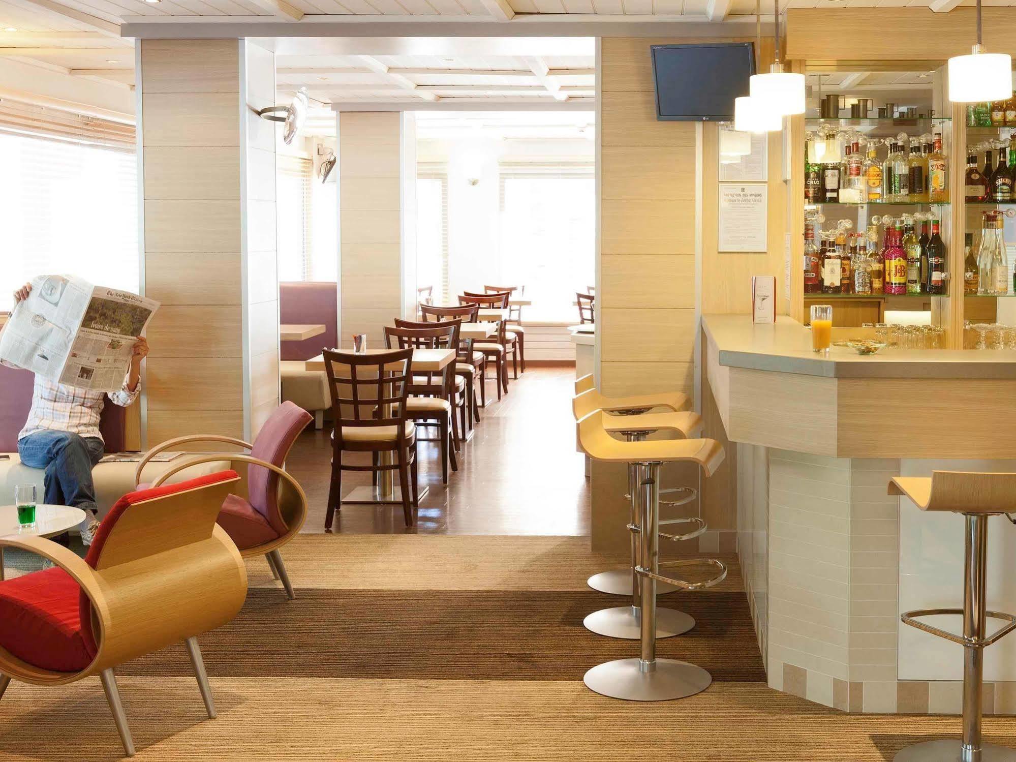 Отель Ibis Styles Annecy Centre Gare Экстерьер фото